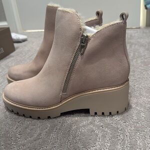 Dolce Vita boots 9 1/2 NWT
